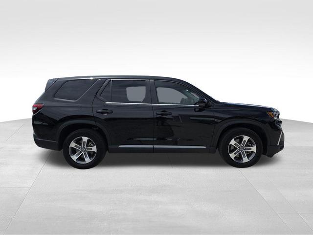 Photo of 2025 Crystal Black Pearl Honda Pilot
