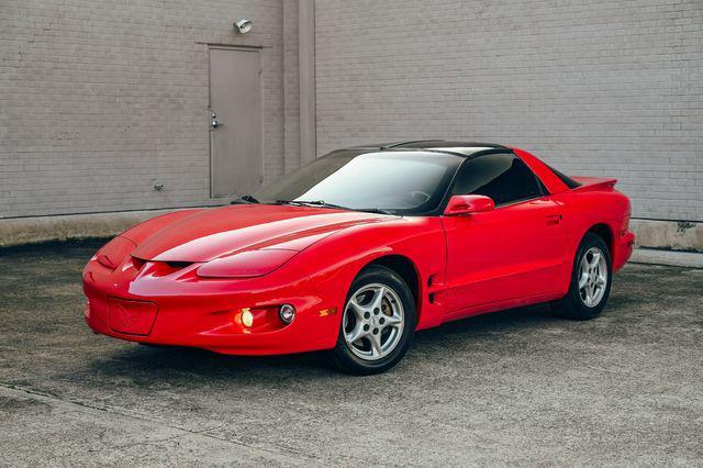 Photo of 2001 Red Pontiac Firebird