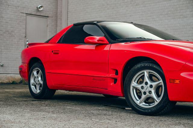Photo of 2001 Red Pontiac Firebird