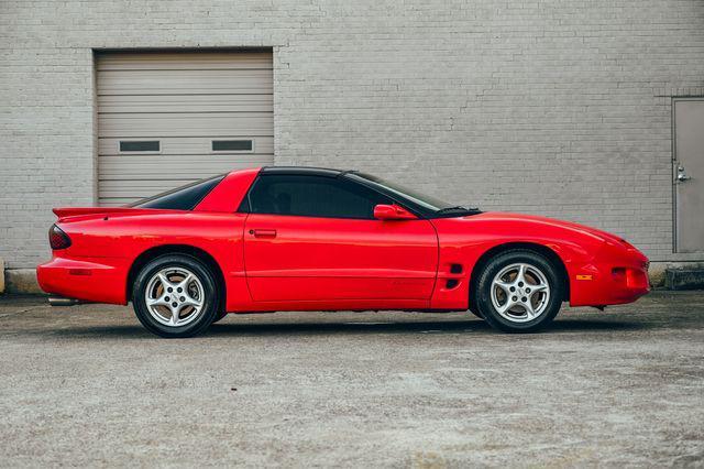 Photo of 2001 Red Pontiac Firebird