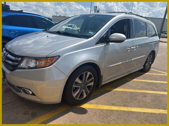 Photo of 2015 Alabaster Silver Metallic Honda Odyssey