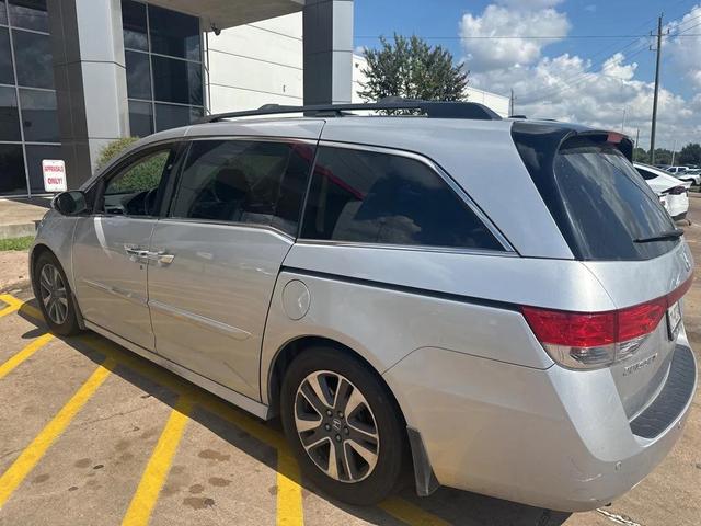 Photo of 2015 Alabaster Silver Metallic Honda Odyssey
