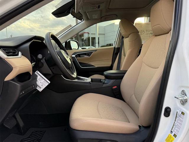 Photo of 2025 Ice Cap Toyota RAV4