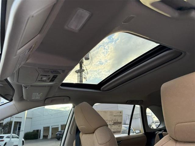 Photo of 2025 Ice Cap Toyota RAV4
