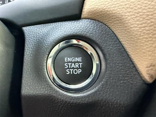 Photo of 2025 Ice Cap Toyota RAV4