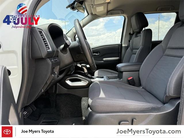 Photo of 2024 Glacier White Nissan Frontier