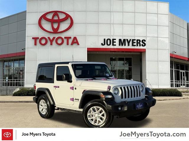 Photo of 2023 Bright White Clearcoat Jeep Wrangler