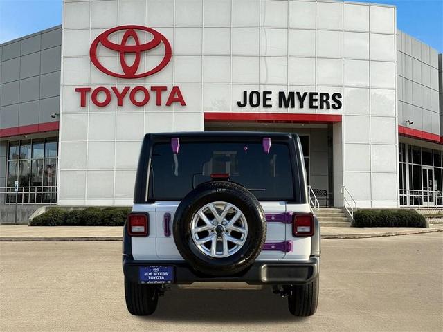 Photo of 2023 Bright White Clearcoat Jeep Wrangler