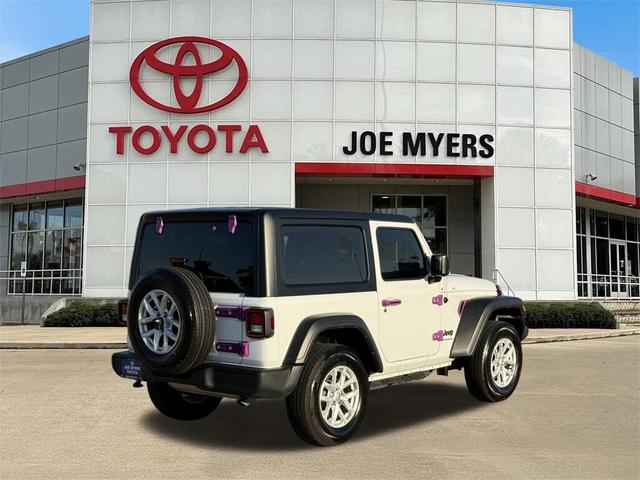 Photo of 2023 Bright White Clearcoat Jeep Wrangler