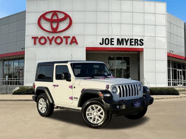 Photo of 2023 Bright White Clearcoat Jeep Wrangler