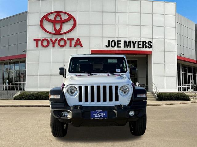 Photo of 2023 Bright White Clearcoat Jeep Wrangler