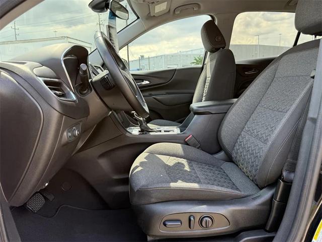 Photo of 2024 Mosaic Black Metallic Chevrolet Equinox