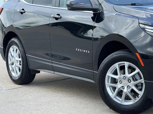 Photo of 2024 Mosaic Black Metallic Chevrolet Equinox
