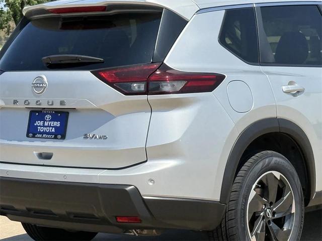 Photo of 2024 Brilliant Silver Metallic Nissan Rogue
