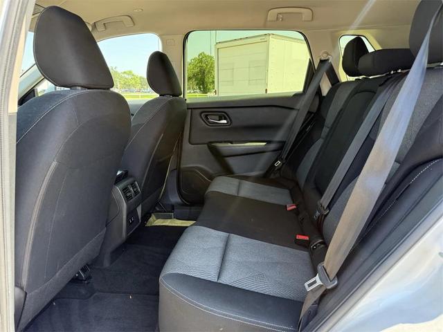 Photo of 2024 Brilliant Silver Metallic Nissan Rogue