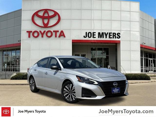 Photo of 2024 Brilliant Silver Metallic Nissan Altima