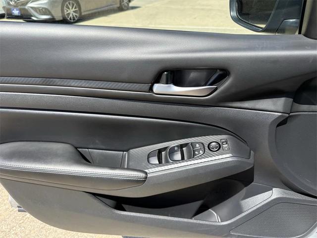 Photo of 2024 Brilliant Silver Metallic Nissan Altima