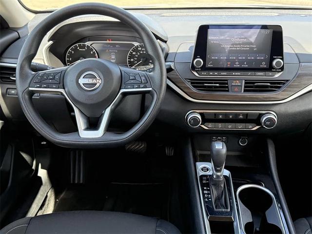 Photo of 2024 Brilliant Silver Metallic Nissan Altima