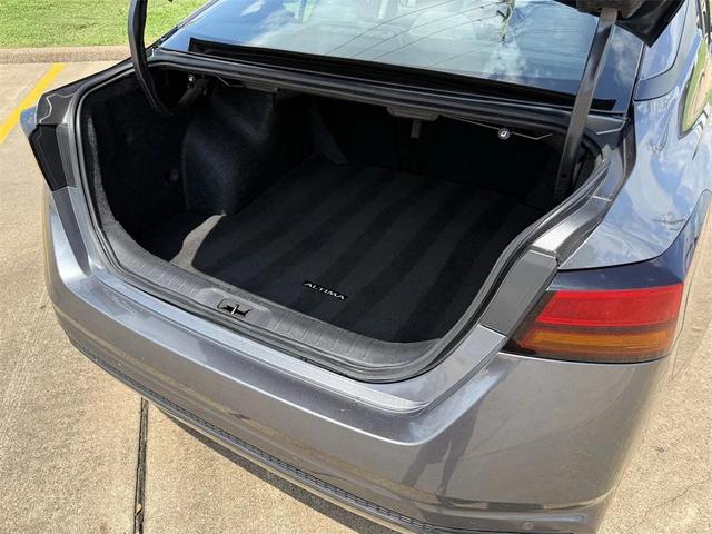Photo of 2024 Gun Metallic Nissan Altima