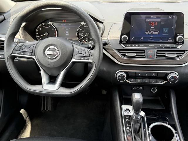 Photo of 2024 Gun Metallic Nissan Altima