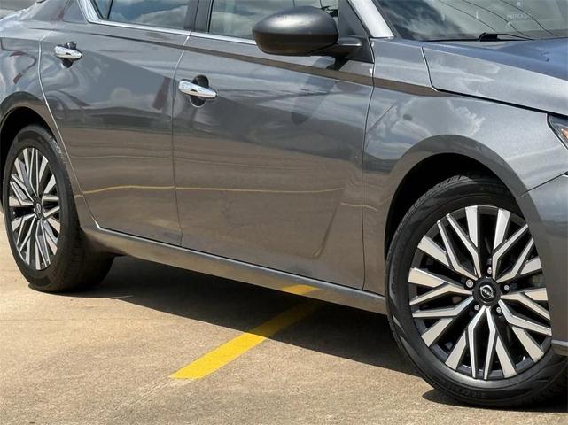 Photo of 2024 Gun Metallic Nissan Altima