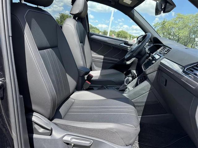 Photo of 2022 Deep Black Pearl Volkswagen Tiguan