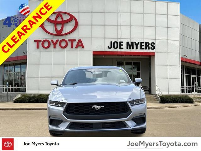 Photo of 2024 Silver Metallic Ford Mustang