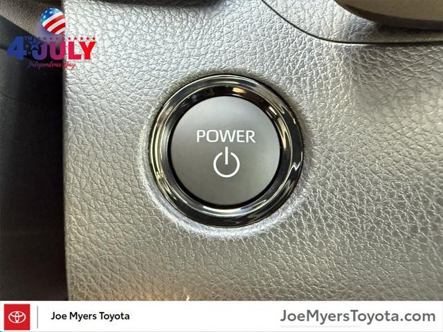 Photo of 2025 Wind Chill Pearl Toyota Camry