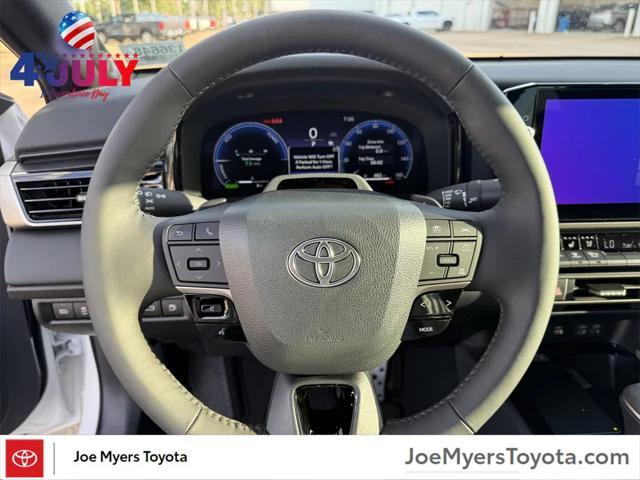 Photo of 2025 Wind Chill Pearl Toyota Camry