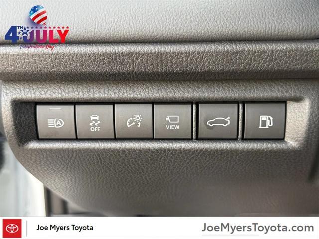 Photo of 2025 Wind Chill Pearl Toyota Camry