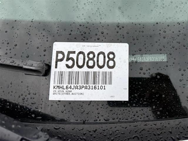 Photo of 2023 White Hyundai SONATA