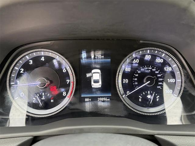 Photo of 2023 White Hyundai SONATA