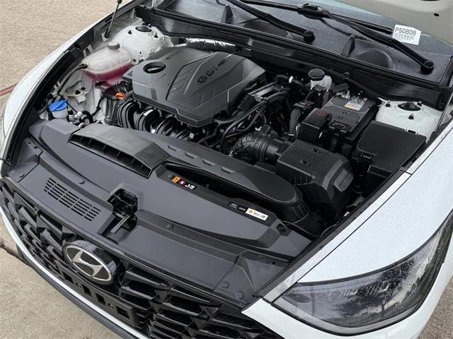 Photo of 2023 White Hyundai SONATA