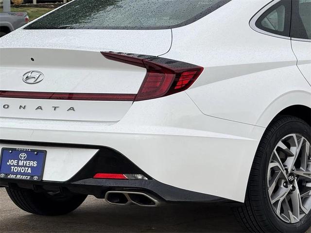 Photo of 2023 White Hyundai SONATA