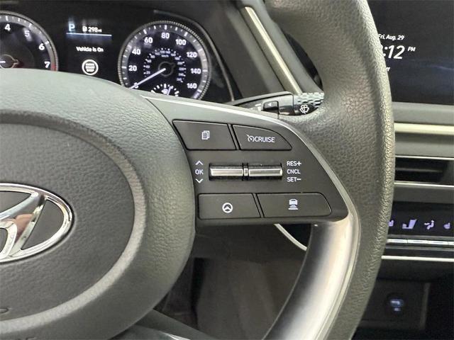 Photo of 2023 White Hyundai SONATA