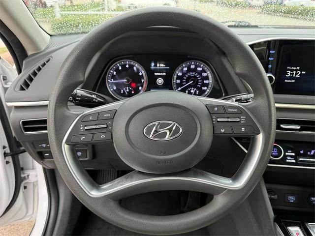 Photo of 2023 White Hyundai SONATA