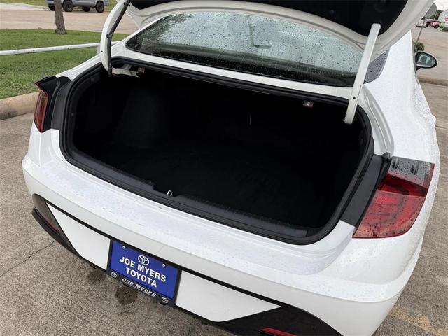 Photo of 2023 White Hyundai SONATA