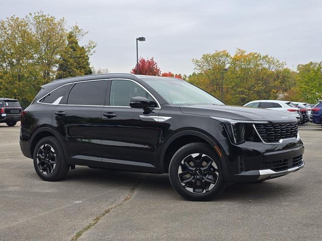 Photo of 2025 Ebony Black Kia Sorento