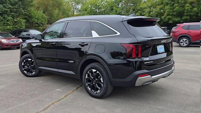 Photo of 2025 Ebony Black Kia Sorento