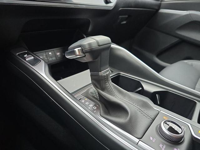 Photo of 2025 Ebony Black Kia Sorento