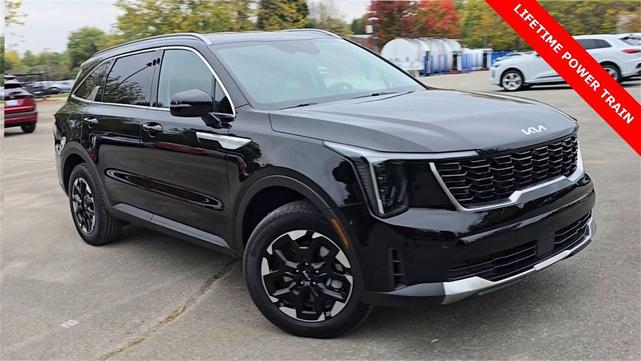 Photo of 2025 Ebony Black Kia Sorento