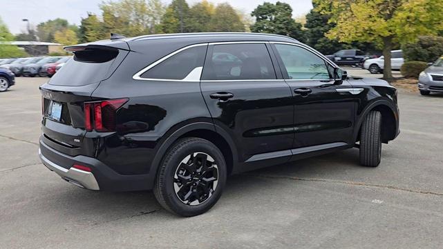 Photo of 2025 Ebony Black Kia Sorento