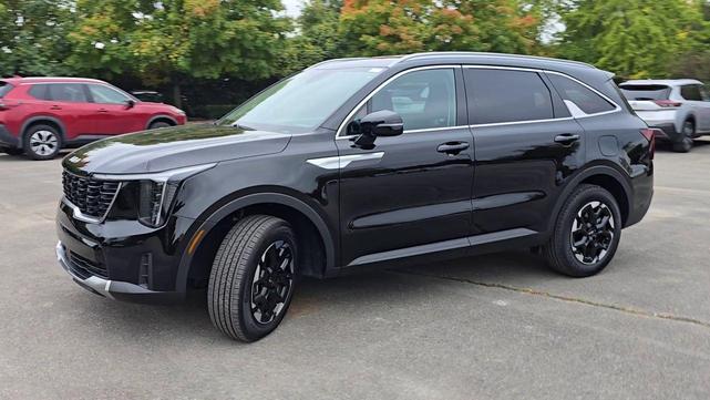 Photo of 2025 Ebony Black Kia Sorento