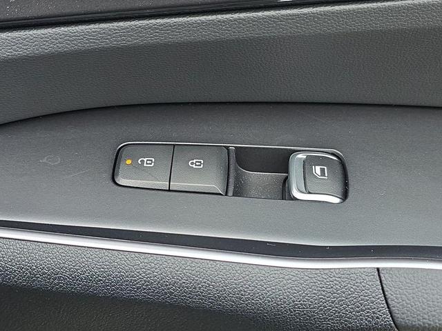 Photo of 2025 Ebony Black Kia Sorento