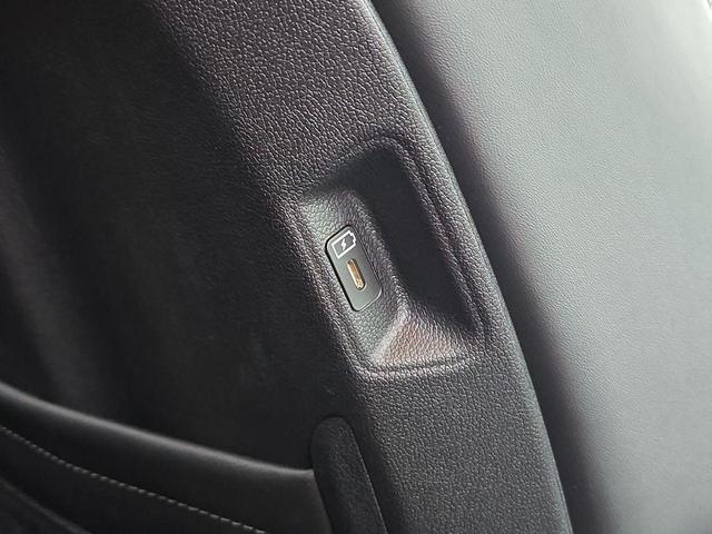 Photo of 2025 Ebony Black Kia Sorento