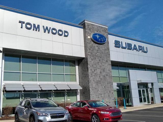 Photo of 2015 Venetian Red Pearl Subaru Legacy