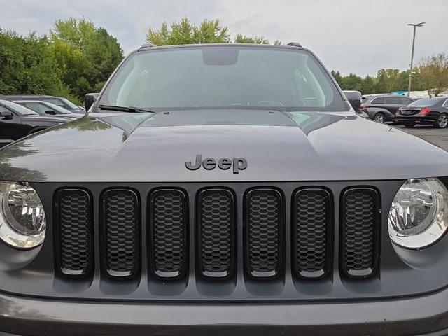 Photo of 2018 Granite Crystal Metallic Clearcoat Jeep Renegade