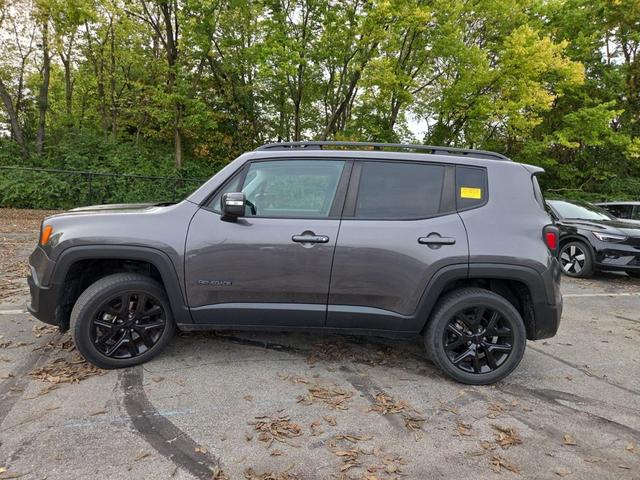 Photo of 2018 Granite Crystal Metallic Clearcoat Jeep Renegade