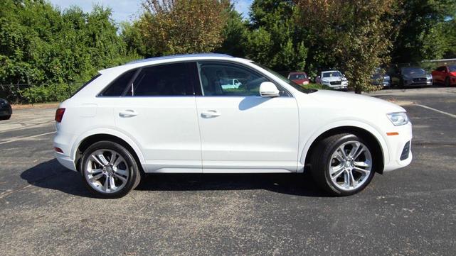 Photo of 2017 White Audi Q3