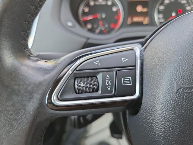 Photo of 2017 White Audi Q3